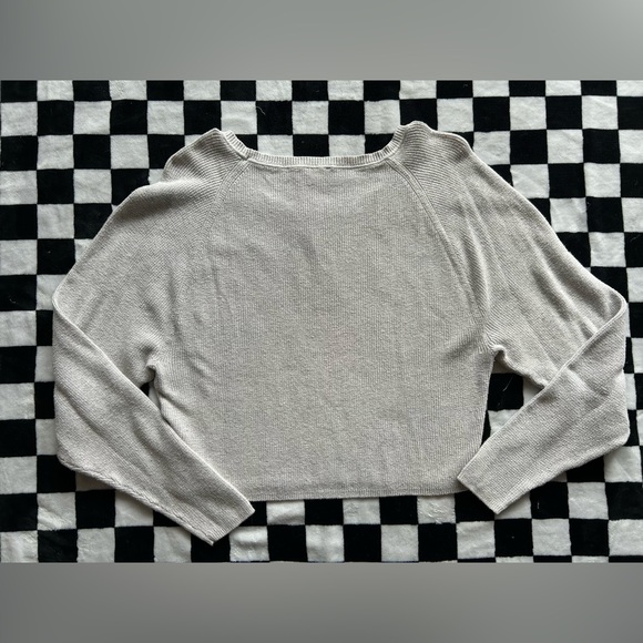 Express Sweater - Picture 5 of 6